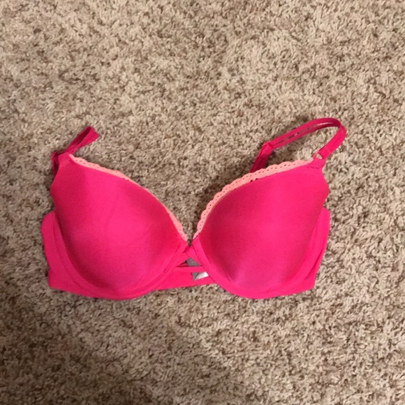 VS - matching bra (36C)/thong (OS) - never worn - Picture 2 of 16